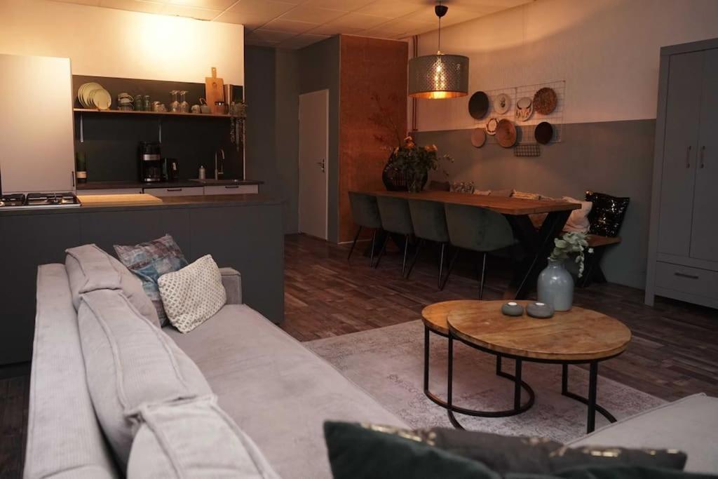 Ruim Appartement In Utrecht. Eksteriør billede